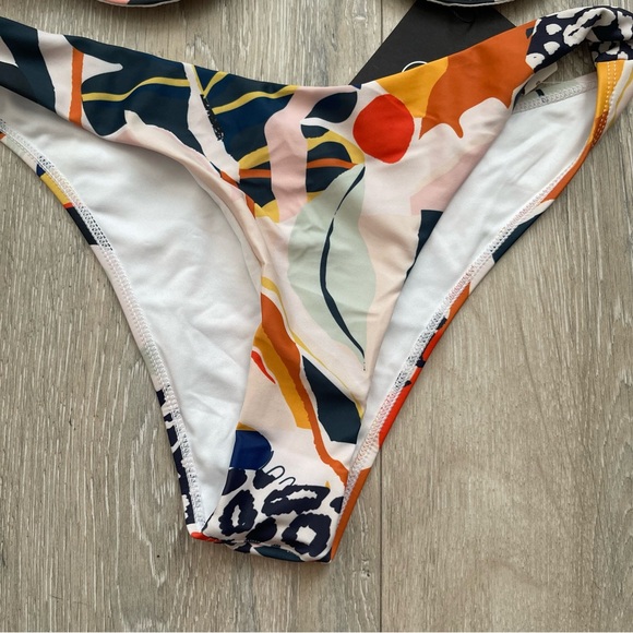 Escape to Paradise 2 Piece Bikini NWT - Picture 3 of 11